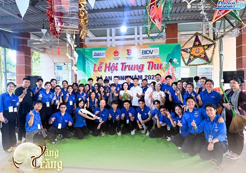 TUỔI TRẺ ĐẠI HỌC THỦ DẦU MỘT LAN TỎA YÊU THƯƠNG MÙA TRUNG THU 2025  TUỔI TRẺ ĐẠI HỌC THỦ DẦU MỘT LAN TỎA YÊU THƯƠNG MÙA TRUNG THU 2025